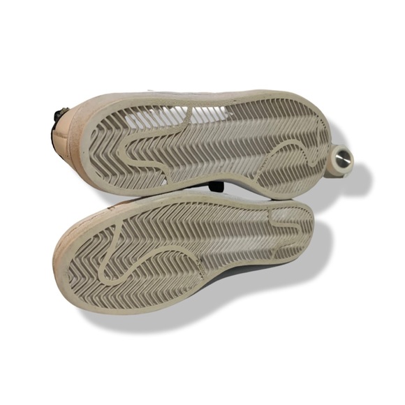 Adidas Classic Superstar Sneakers • Men's Size: 7.5 - Picture 3 of 6